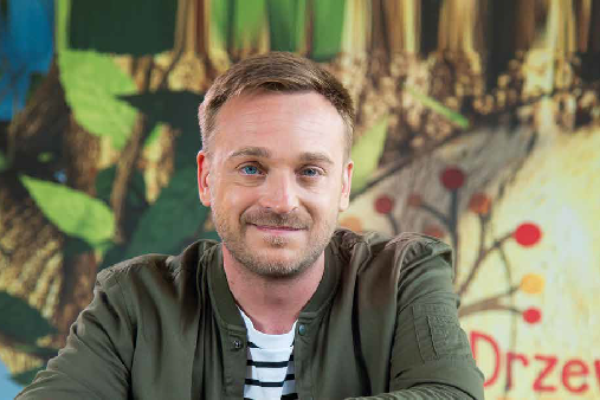 Mateusz Gessler, prowadzący "Drzewo marzeń" | fot. TVN